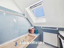 Maison 2 chambres sur les bords de Loire<span></span>Jardin, garage, parcelle de 300m²<span></span>place Jean Saillant à Indre