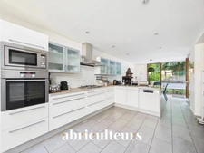 Splendide maison d'architecte dans un écrin de verdure<span></span>317m², piscine et grandes terrasses<span></span>Nantes Sud