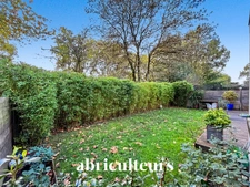 Maison moderne en parfait état - 147m², 4 chambres, jardin, garage - rue Alphonse de Lamartine à Sautron 44880