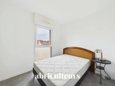 Joli deux pièces en parfait état<span></span>Immeuble moderne, ascenseur, balcon et parking<span></span>bd Emile Gabory à Nantes 44200