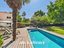 Belle maison idéale pour la famille avec grand jardin, terrasse et piscine en vente à Sautron (44880)