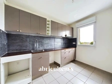 Appartement 3 pièces de 62m² en très bon état - Ascenseur balcon double parking au pied des transports - rue de la Convention à Nantes 44100