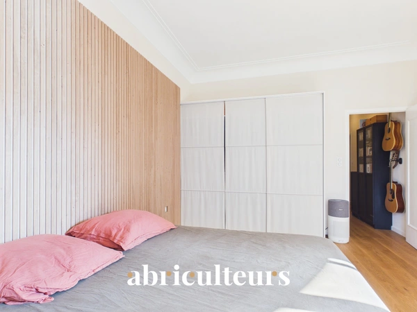 Superbe T2 de 58 m² Entièrement Rénové avec Terrasses<span></span>Calme Absolu à 2 min de la Gare TGV Nice-Ville