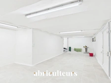 Local professionnel rénové 40 m² avec parking privé en vente au Quartier Libération à Nice  (06000)