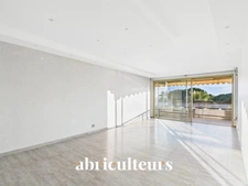 Vue mer panoramique - Élégant 4 Pièces avec terrasse - 84m² - Juan-les-Pins