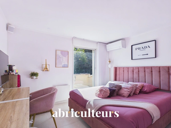 Villa d'exception 313m2 aperçu mer, autonome en énergie, piscine et appartement invités
