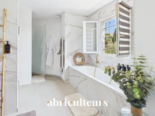 Villa d'exception 313m2 aperçu mer, autonome en énergie, piscine et appartement invités
