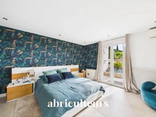 Villa d’exception avec vue mer panoramique, piscine, 6 chambres et prestations haut de gamme – Le Cannet, 250 m²