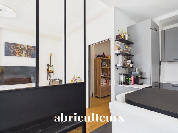 Superbe T2 de 58 m² Entièrement Rénové avec Terrasses<span></span>Calme Absolu à 2 min de la Gare TGV Nice-Ville