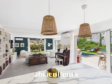 Belle maison Neuve 2024<span></span>DPE A<span></span>117m2<span></span>3 chambres<span></span>Jardin et piscine en centre-ville de Saint-Laurent-du-Var