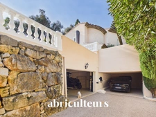 Villa d'exception 313m2 aperçu mer, autonome en énergie, piscine et appartement invités