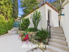 Villa d’exception avec vue mer panoramique, piscine, 6 chambres et prestations haut de gamme – Le Cannet, 250 m²