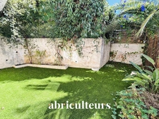 Villa mitoyenne 89m2 avec jardin, 3 chambres, combles aménagés et accès piscine – Domaine sécurisé à Villeneuve-Loubet