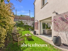 Belle maison Neuve 2024<span></span>DPE A<span></span>117m2<span></span>3 chambres<span></span>Jardin et piscine en centre-ville de Saint-Laurent-du-Var