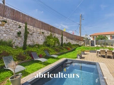 Belle maison Neuve 2024<span></span>DPE A<span></span>117m2<span></span>3 chambres<span></span>Jardin et piscine en centre-ville de Saint-Laurent-du-Var