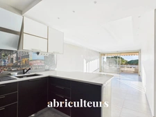 Vue mer panoramique<span></span>Élégant 4 Pièces avec terrasse<span></span>84m²<span></span>Juan-les-Pins