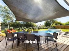 Superbe villa contemporaine avec piscine chauffée orientée sud- idéalement située - à seulement 10 minutes des plages-  proche du centre ville de Tosse 40230