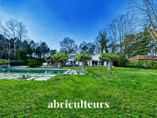 Superbe propriété à Tosse avec étang privé, piscine et 5 suites<span></span>10 pièces