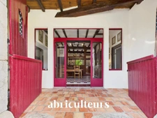 Corps de ferme avec dépendances sur  terrain de 7 600 m² avec piscine<span></span>Tilh