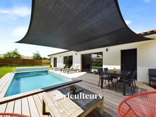 Superbe villa contemporaine avec piscine chauffée orientée sud- idéalement située - à seulement 10 minutes des plages-  proche du centre ville de Tosse 40230