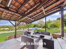 Corps de ferme avec dépendances sur  terrain de 7 600 m² avec piscine<span></span>Tilh