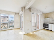 Proche centre et gare – Saint Vincent de Tyrosse- Studio dans résidence au calme