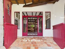 Corps de ferme avec dépendances sur  terrain de 7 600 m² avec piscine – Tilh