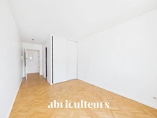 Dernier étage avec vue exceptionnelle sur La Défense – Superbe T4 familial à Courbevoie