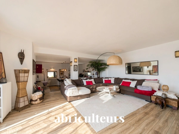 Grand loft indépendant de 176 m²<span></span>Colombes Centre-Gare