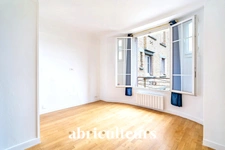 Appartement 2 pièces 31 m²<span></span>1er étage<span></span>Colombes (Rue Gabriel Péri)<span></span>Petit immeuble 1930