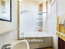 Appartement lumineux au 4ème étage sur cour - Levallois-Perret