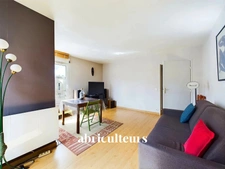 Deux pièces lumineux avec cave et parking<span></span>rue Gilbert Rousset Asnières sur Seine