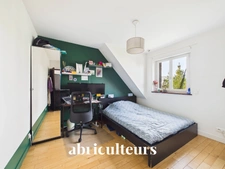 Belle maison contemporaine T7 de 185m²  avec dépendance, terrasse et jardin arboré de 500m² –  Garage  - Colombes (92400)