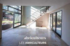 Villa  10 pièces  6 chambres  300 m²<span></span>Sèvres