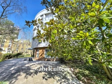 Grand studio lumineux  - Rue Parmentier  Neuilly sur Seine