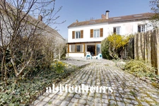 AUVERS SUR OISE / CENTRE VILLE - MAISON AVEC DEPENDANCE ET JARDIN - 8 PIECES - 4 CHAMBRES - 155 M2 - 620.000 €
