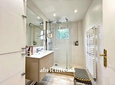 Epinay sur Seine limite Enghien les Bains  – 4 pièces avec balcon - Parking