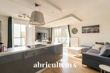 Appartement 3 pièces 66 m²<span></span>Dernier étage lumineux avec deux balcons  et box<span></span>Gennevilliers