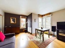 Deux pièces lumineux avec cave et parking<span></span>rue Gilbert Rousset Asnières sur Seine