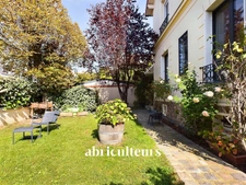 Maison familiale avec jardin verdoyant sans vis-à-vis – Centre de Courbevoie