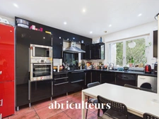 Belle maison contemporaine T7 de 185m²  avec dépendance, terrasse et jardin arboré de 500m² –  Garage  - Colombes (92400)