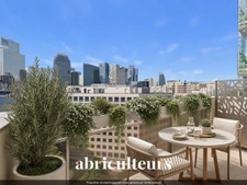 Magnifique vue pour ce T4 au dernier étage à Courbevoie