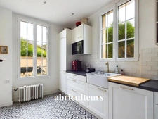 Maison rénovée en 2022 avec jardin vendu à Colombes (92700)