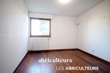 Villa  10 pièces  6 chambres  300 m²<span></span>Sèvres