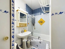 Deux pièces lumineux avec cave et parking<span></span>rue Gilbert Rousset Asnières sur Seine