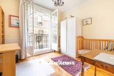 PARIS 16 / AUTEUIL - DUPLEX AVEC BALCON - 8 PIECES - 5 CHAMBRES - 1 BUREAU - 171 m2 - 1.890.000