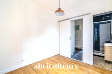 Appartement 2 pièces 31 m²<span></span>1er étage<span></span>Colombes (Rue Gabriel Péri)<span></span>Petit immeuble 1930