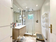 Epinay sur Seine limite Enghien les Bains <span></span>4 pièces avec balcon<span></span>Parking