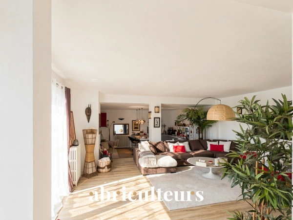 Grand loft indépendant de 176 m²<span></span>Colombes Centre-Gare