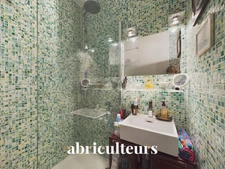 Appartement avec rénovation récente vendu à PARIS 15e (75015)